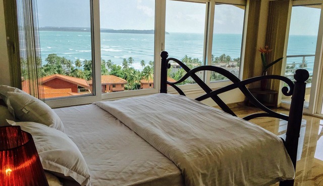 DOLPHIN HEIGHTS, Ocean View Villa With a Private Infinity Pool