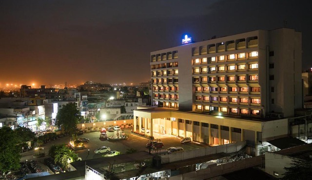 Dolphin Hotel