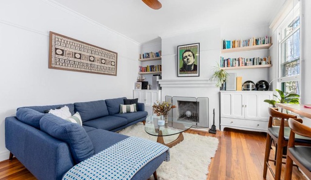 Dorje's place - 1 Bedroom plus Study Potts Point Apartment