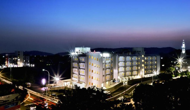 Downtown Business Hotel