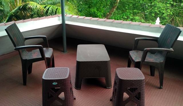DRO Homes - Double Room Non AC
