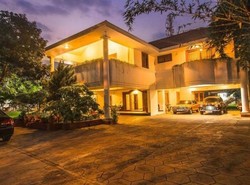 Dwaraka inn -Premium Pool villa and event venue