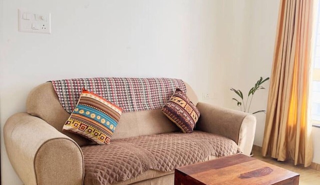 Eagle's Nest: Beautiful 2 BHK AC flat Baner, Pune