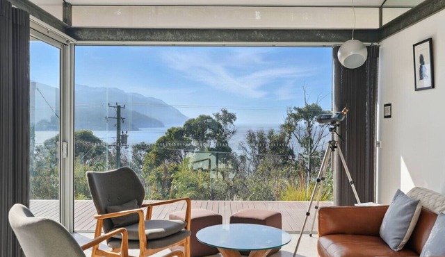 Eaglehawk Pavilions One – Coastal Retreat with Ocean Views in Eaglehawk Neck