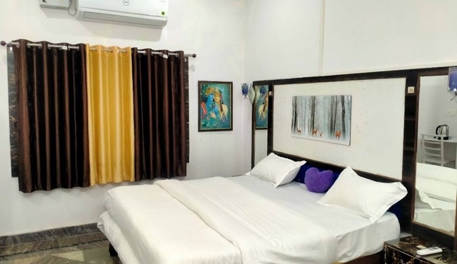EASTERN GATE HOMESTAY
