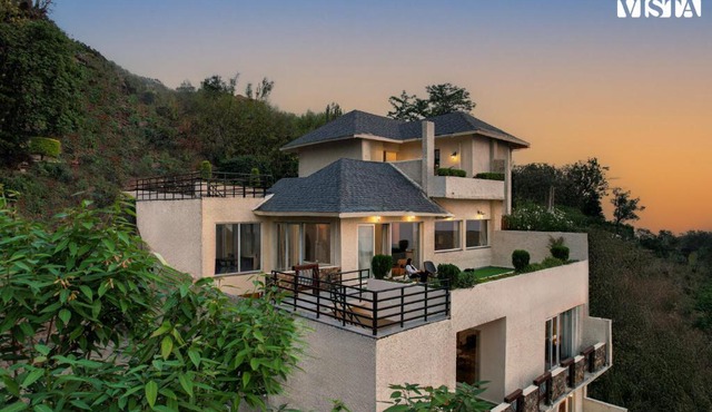 Echoes of Ease by VEO, StayVista - 4BHK Villa with BBQ & Bonfire in Rishīkesh
