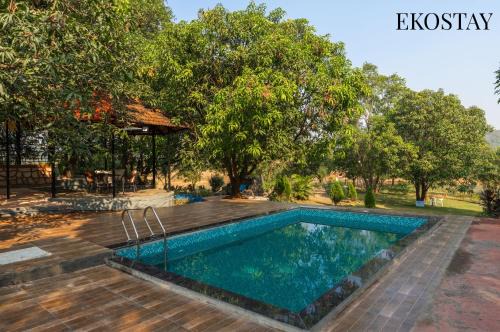 EKOSTAY - Brick Wood