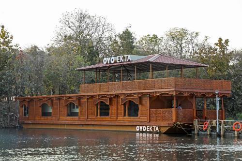Ekta Houseboat by CheckIn, Statue of Unity Kevadia