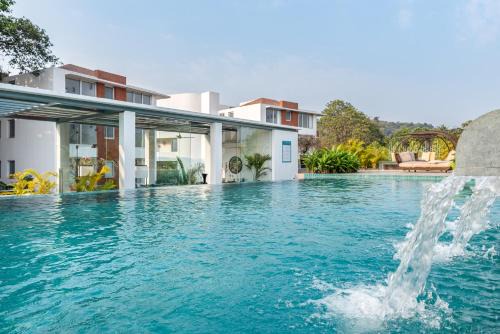 El Arbol by The Blue Kite with Rooftop Pool, Kitchen, Wifi, Security,10 Mins to Candolim Beach & 5 mins to Casino