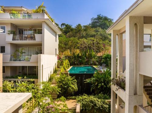 El Reino by The Blue Kite - 2 & 3BHK Apartments, 5 Mins to Casino & 10 Mins to Candolim, with Pool & Kitchen, Wifi, Security