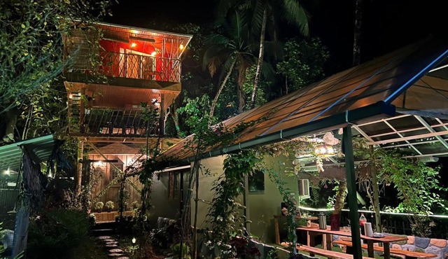Ela forest Stay Tree House