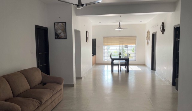 Elegant 3-BR Serviced Apartment with Full Amenities and Near City Hotspots