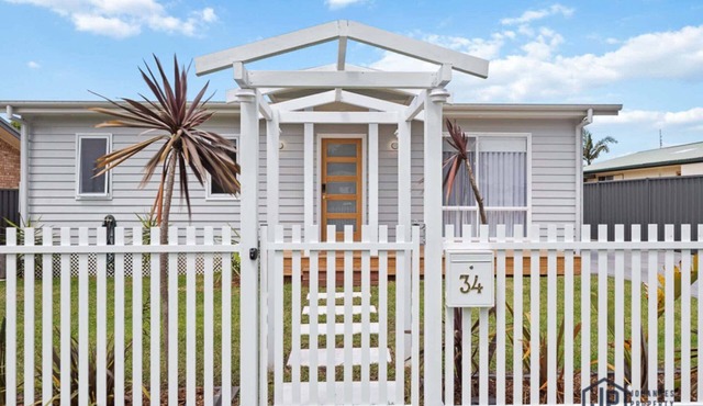 Elegant Beachside Retreat with Luxurious Amenities