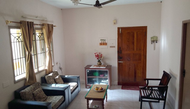 Elegant, Centrally located 3 bedroom 2 bath apartment with AC in Chennai