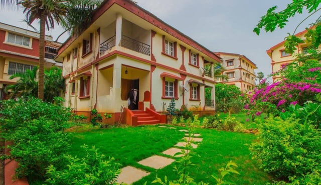 Elegant Home With Pool-Carmona Beach,Goa