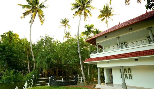 Elegant & Modern Lake View Resort,Alleppey