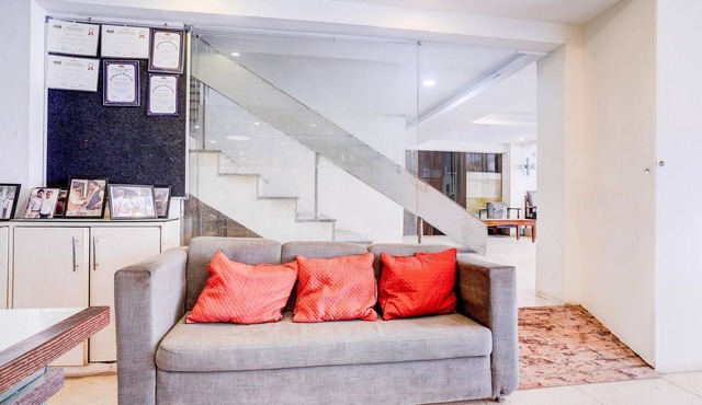 Elegant Stays at The Unicontinental Khar Mumbai