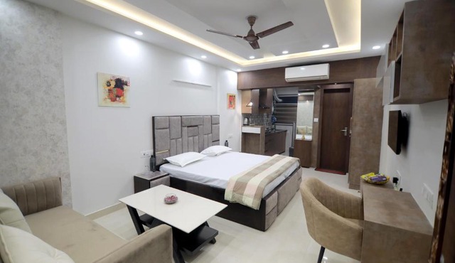 Elegant Studio Apartment in Central Delhi