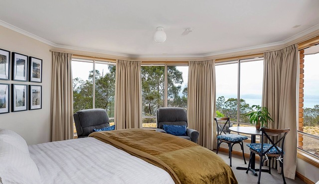Elevated Retreat: 100+ Acres with Stunning Water Views; refreshing and blissful! in Acton Park