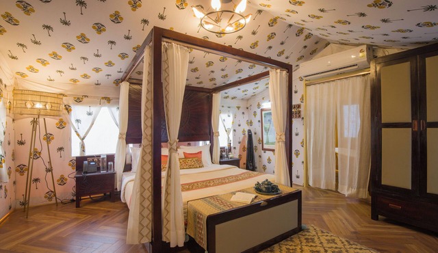 ELIVAAS 5-BHK with Luxe Mudhouses, Tents, Pond & Pvt Pool | Kaimalgarh Farmstay