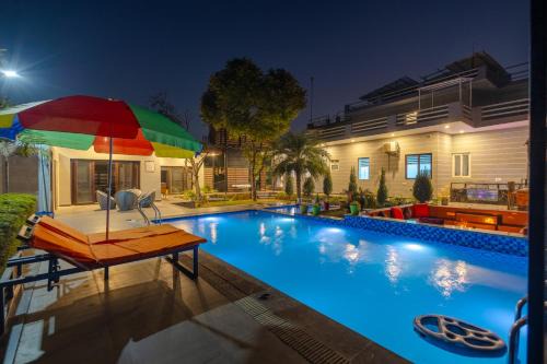 ELIVAAS Aarul Farm 3-BHK Pet-friendly With Kids Room, Pvt Pool, Gazebos & Game Zone