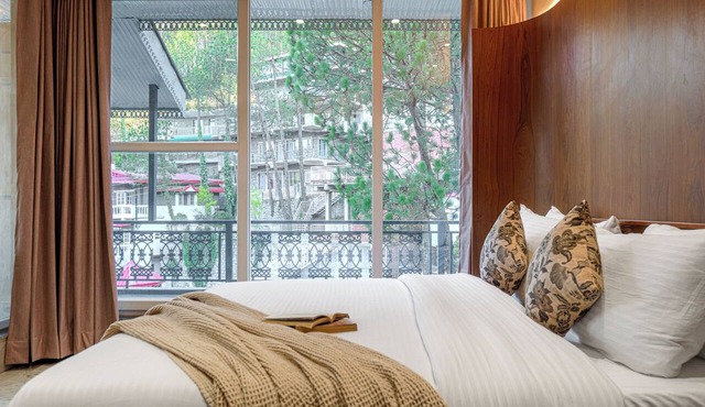 ELIVAAS Bask and Blessings Meadows 3BHK