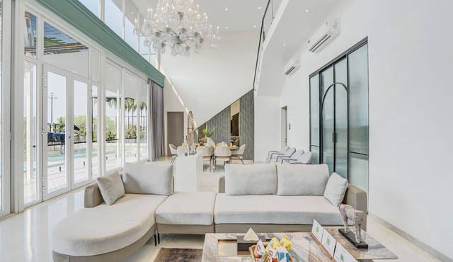 ELIVAAS Meraki Luxe 6BHK Glass Villa