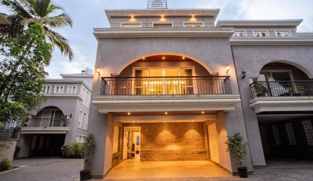 Elivaas Solace AquaVista 5BHK Villa