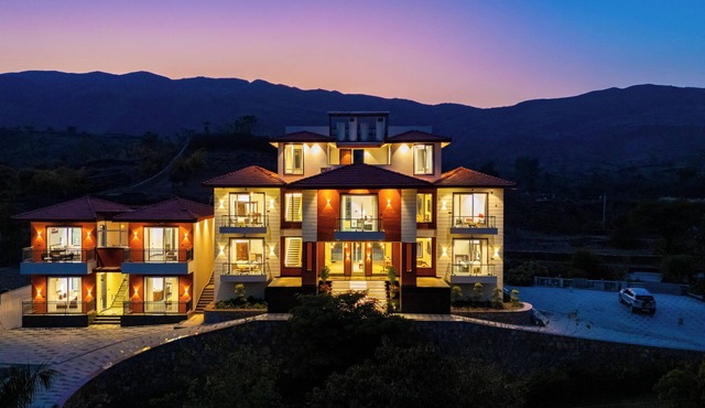 ELIVAAS Terra Estate 10 BHK Villa