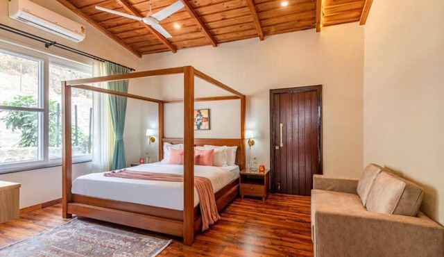 ELIVAAS Twin Chalets 4BHK Escape Villa