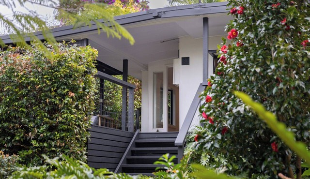 Emerald Beach | Retro 3BR Retreat in Emerald Beach
