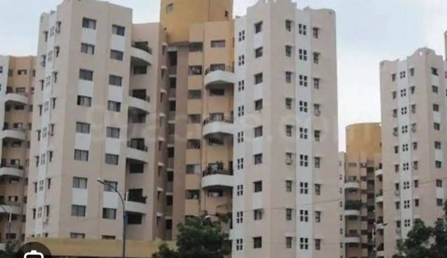 Enjoy Scenic view in Mid of Magarpatta city.