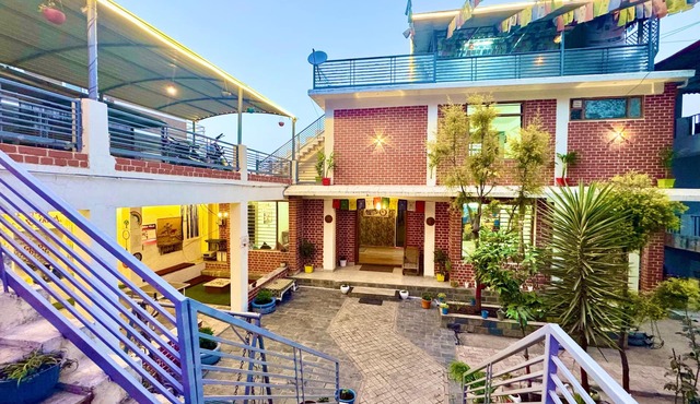 Entair 3BHK-Bedroom House in Kasauli with Bonfire WiFi, Terrace