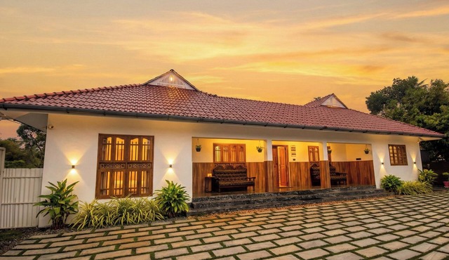 Entire 3 Bedroom villa in Mararikulam, Alappuzha. 5 min to the Beach!
