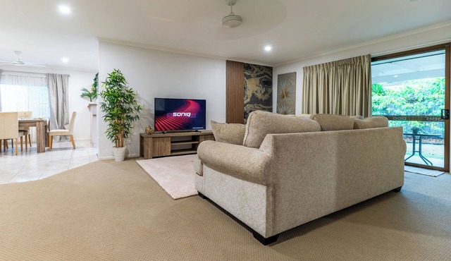 Entire home in Mount Warren Park, Australia in Mount Warren Park