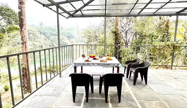 Entire Lakefront Bungalow Exclusively For You in Kallarkutty