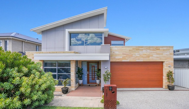Entire Ocean View Shell Cove Mansion - Sleeps 16 guests 5 minute from the beach!