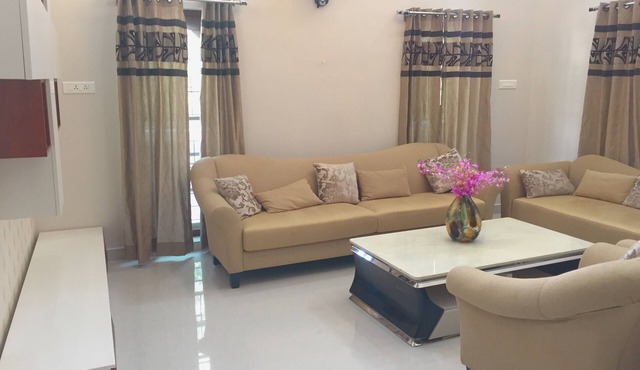 Entire Private Villa .147 km > Rajamalai Peak , 80 > Vagamon ,10 >Vaikom Beach
