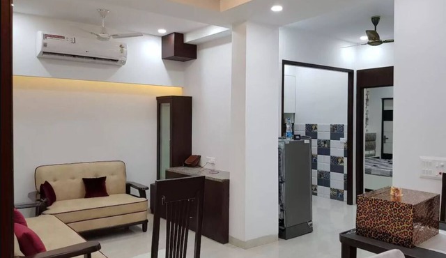 Entire world-class apartment near metro station