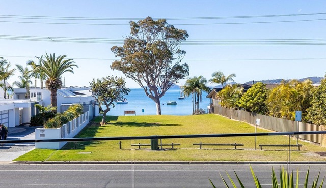 Escape on Wanda, 188 Soldiers Point Rd - Spectacular views, Ducted Air Con, WiFi