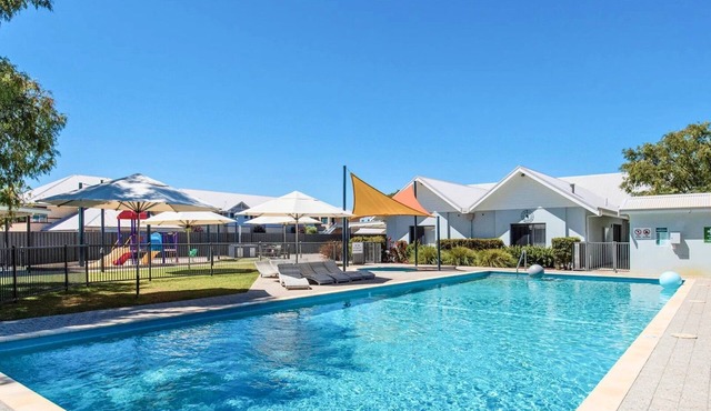 Escape to the Cape - Villa 15 in Broadwater