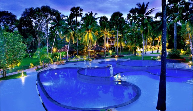 Estuary Sarovar Premiere , Poovar Island