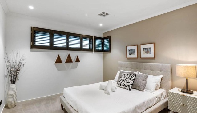EX-Display Home with Pool and Designer Outdoor Living in Rochedale