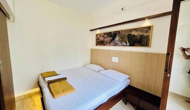 Executive 1BHK Suite | Near Link Road