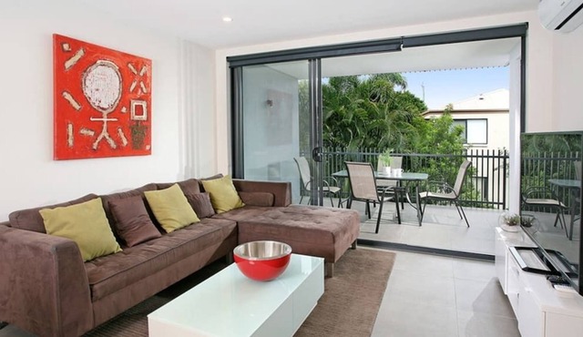 Executive, Family-Friendly, Pet-Friendly, Free wifi, Leafy outlook in Bulimba