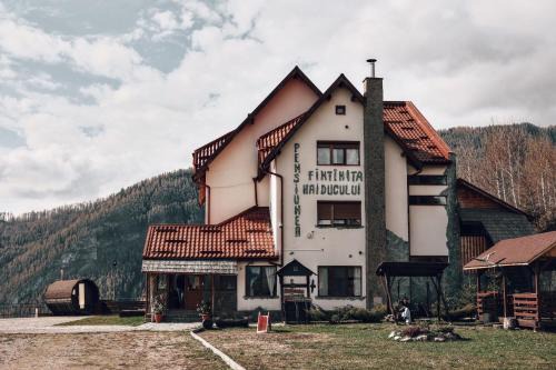 Fântâniţa Haiducului - Refugiu în natură & bucătărie locală