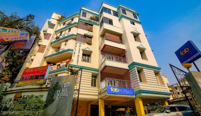 FabExpress Superior Nesh Inn