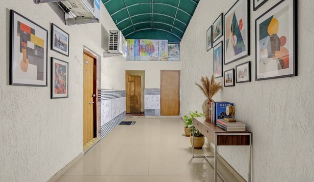 Fabhotel Aavkar