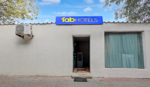 FabHotel Aavkar