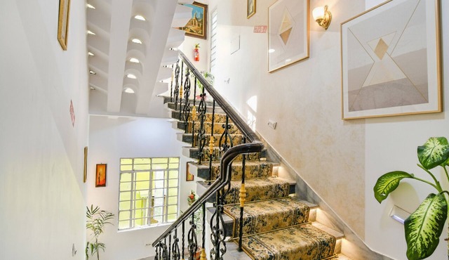 FabHotel Astoria House